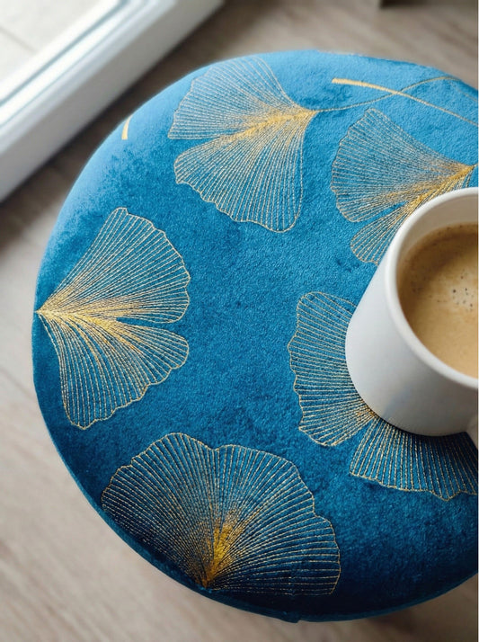 Detalle del tapiz del puff azul, vista superior con textura